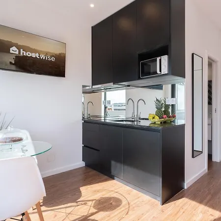 Host Wise - Sunny Bright Flat W Balcony * Porto