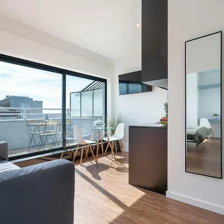Apartment Host Wise - Sunny Bright Flat W Balcony