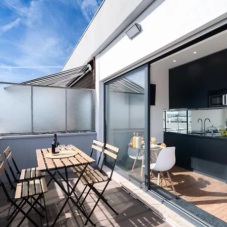 Host Wise - Sunny Bright Flat W Balcony * Porto