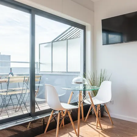 Apartment Host Wise - Sunny Bright Flat W Balcony Porto