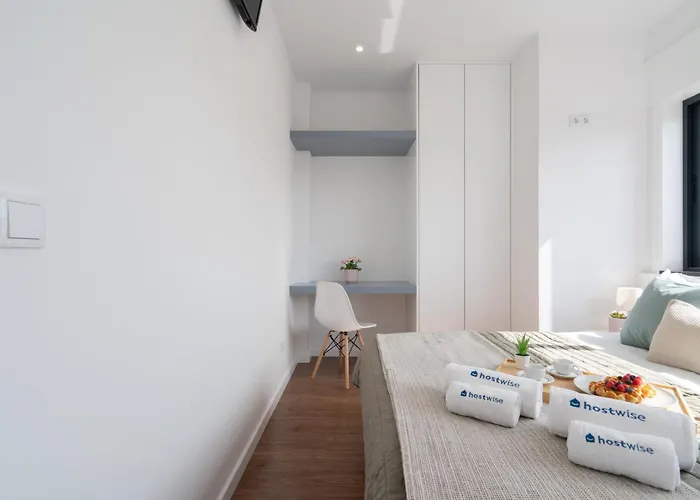 Host Wise - Sunny Bright Flat W Balcony Διαμέρισμα