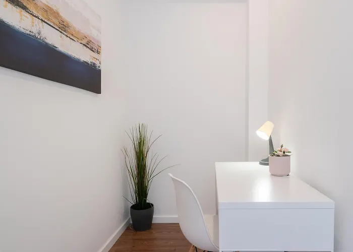 Host Wise - Sunny Bright Flat W Balcony Daire Porto