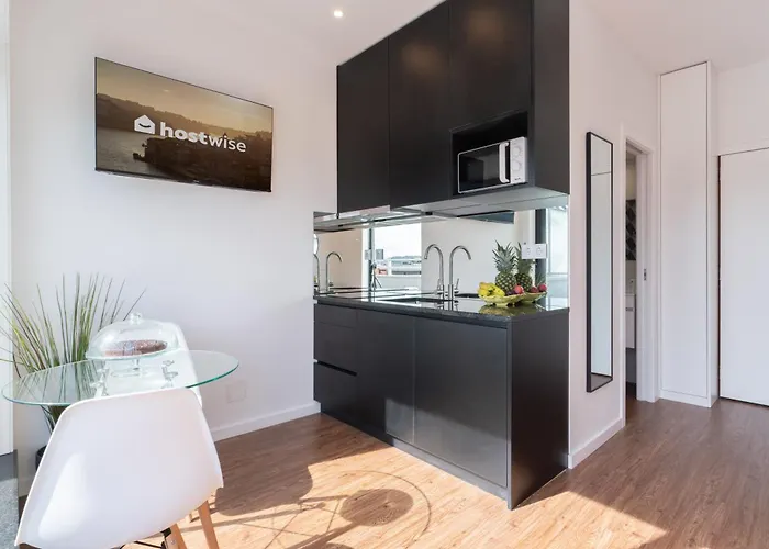 Host Wise - Sunny Bright Flat W Balcony * Πόρτο