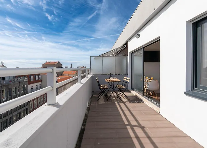Host Wise - Sunny Bright Flat W Balcony * Porto
