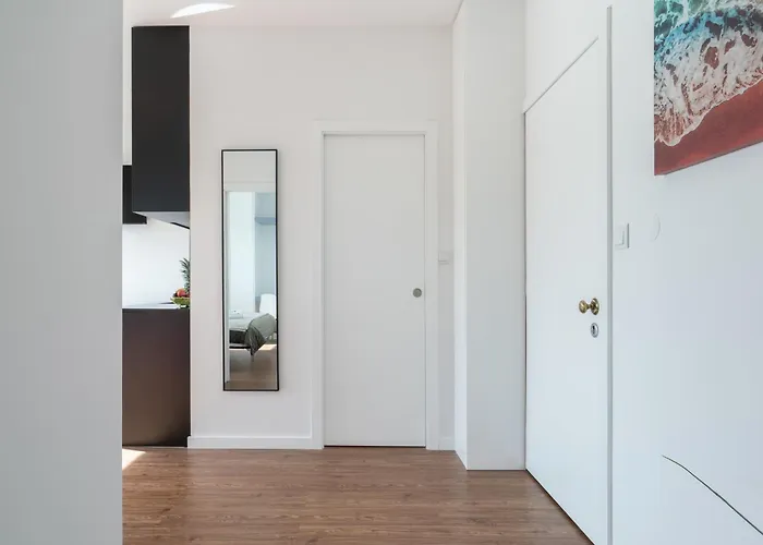 Daire Host Wise - Sunny Bright Flat W Balcony