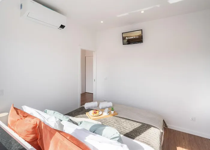 Host Wise - Sunny Bright Flat W Balcony Πόρτο