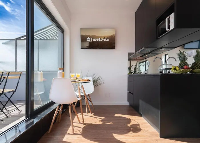 Host Wise - Sunny Bright Flat W Balcony Daire Porto