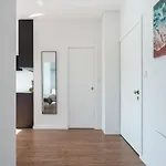 Διαμέρισμα Host Wise - Sunny Bright Flat W Balcony