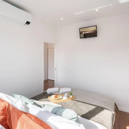 Host Wise - Sunny Bright Flat W Balcony * Oporto