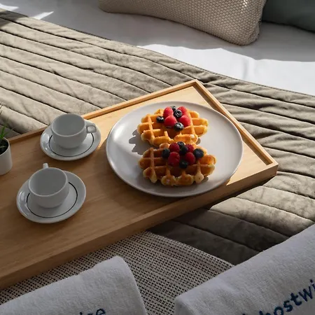 Apartment Host Wise - Sunny Bright Flat W Balcony *