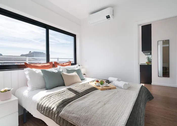 Apartament Host Wise - Sunny Bright Flat W Balcony