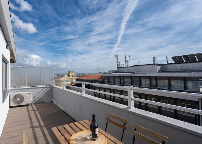 Host Wise - Sunny Bright Flat W Balcony Apartament