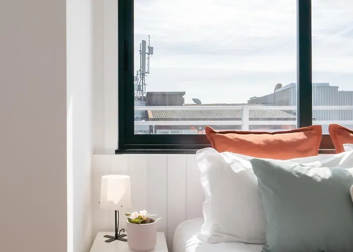 Host Wise - Sunny Bright Flat W Balcony Apartament Porto