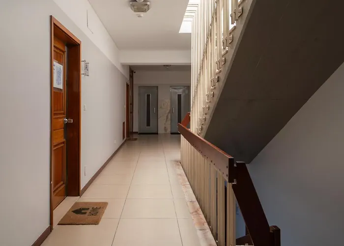 Host Wise - Sunny Bright Flat W Balcony Apartment Porto