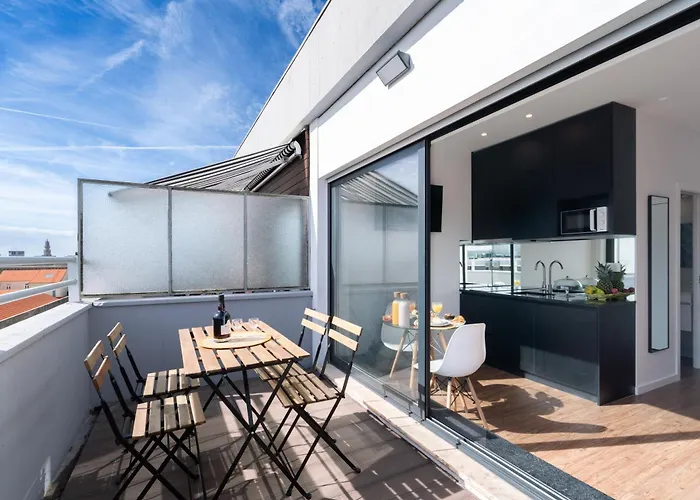 Host Wise - Sunny Bright Flat W Balcony * Porto