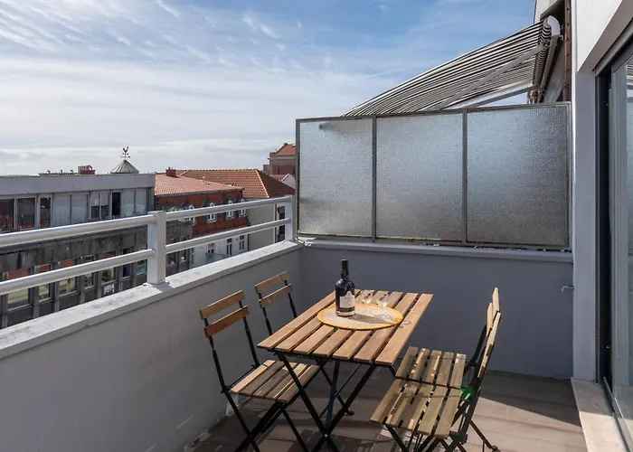 Apartment Host Wise - Sunny Bright Flat W Balcony *