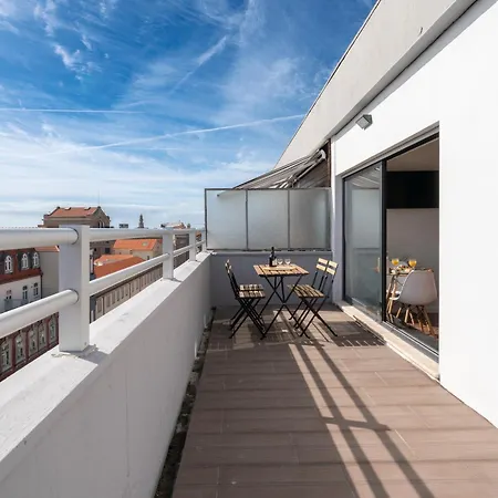 Host Wise - Sunny Bright Flat W Balcony Oporto